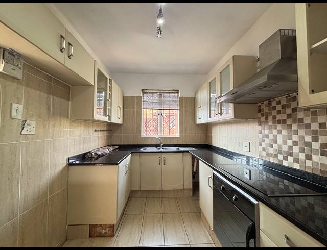 2.5 BEDROOM APARTMENT TO LET IN GLENWOOD